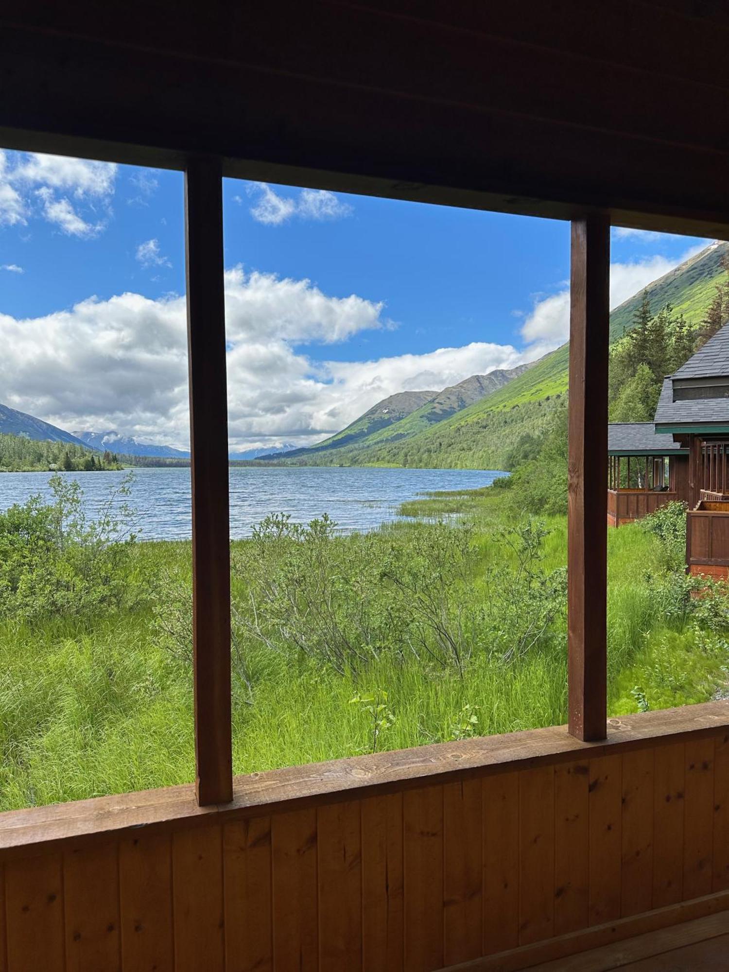 Summit Lake Lodge Kültér fotó