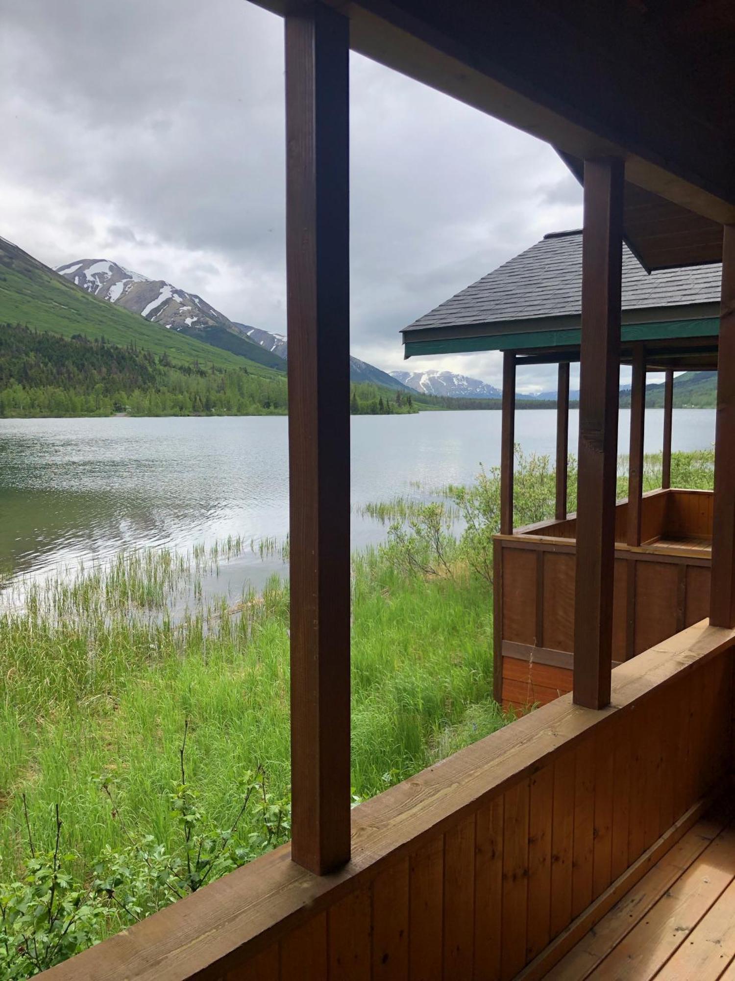 Summit Lake Lodge Kültér fotó