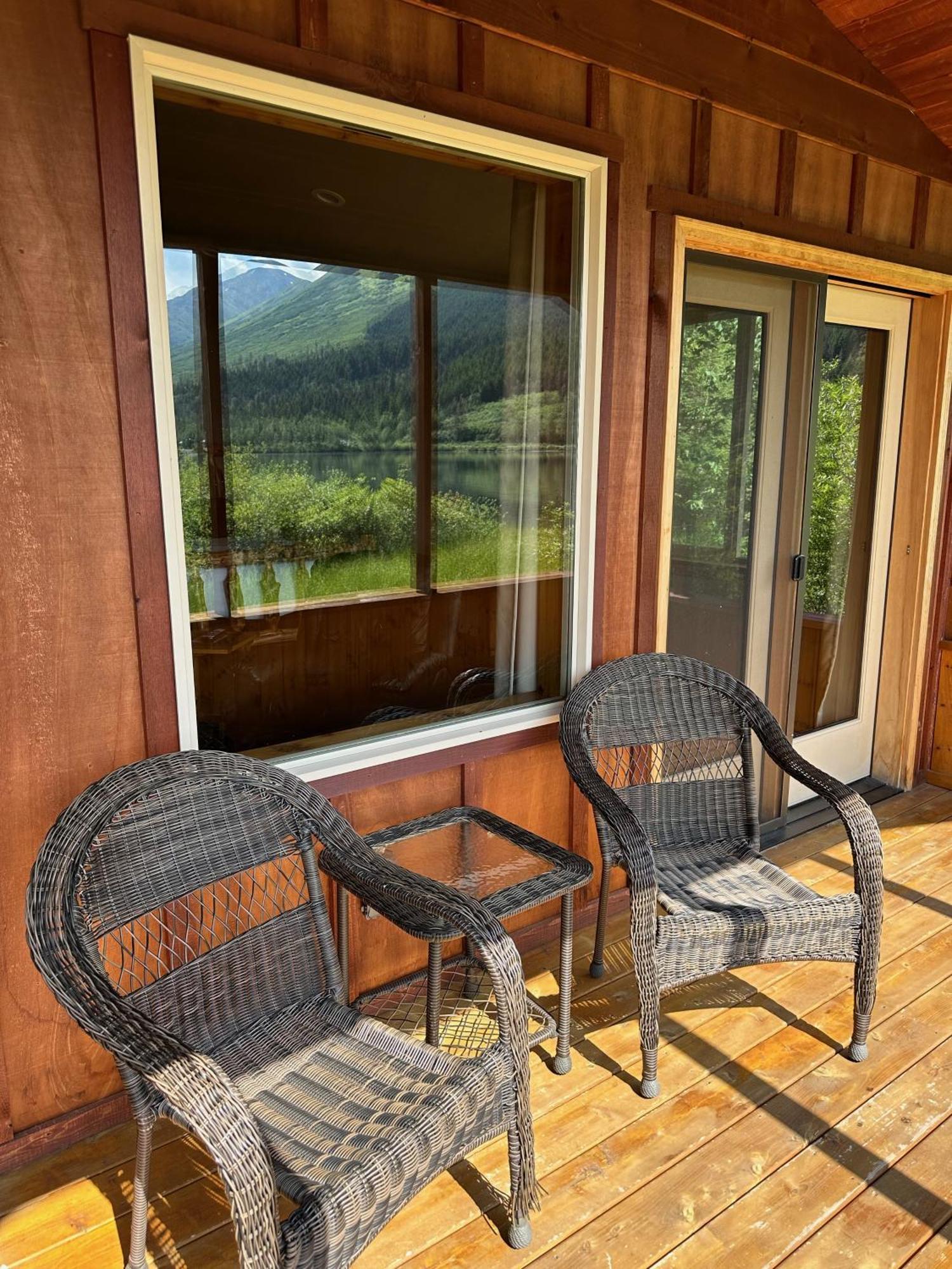 Summit Lake Lodge Kültér fotó