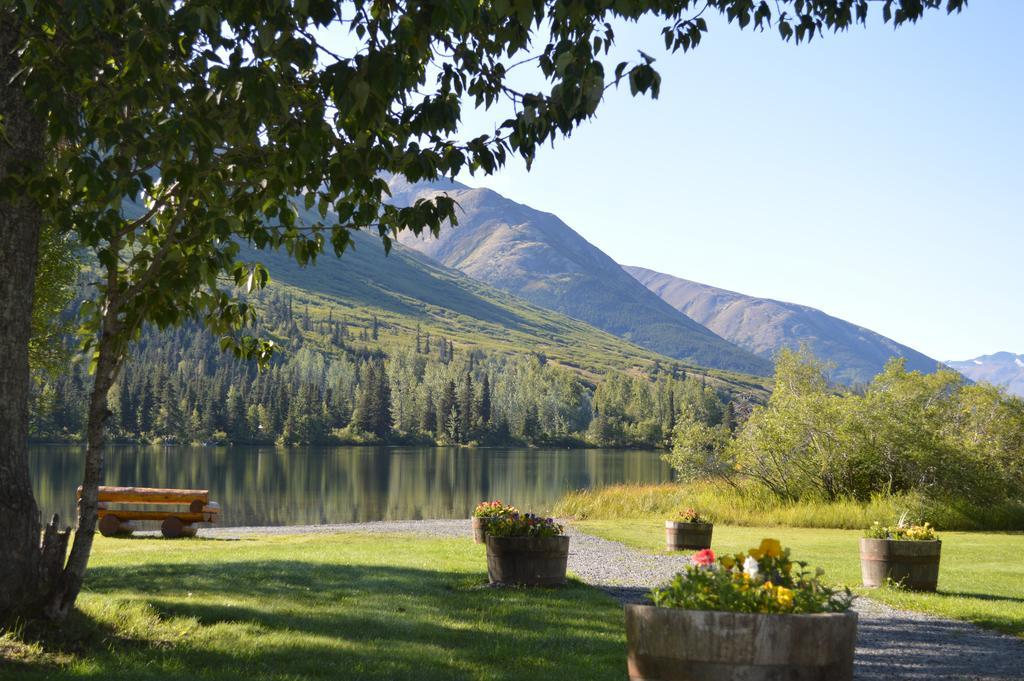 Summit Lake Lodge Kültér fotó