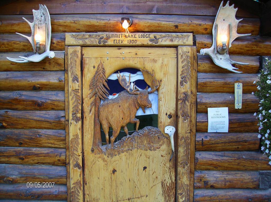 Summit Lake Lodge Kültér fotó