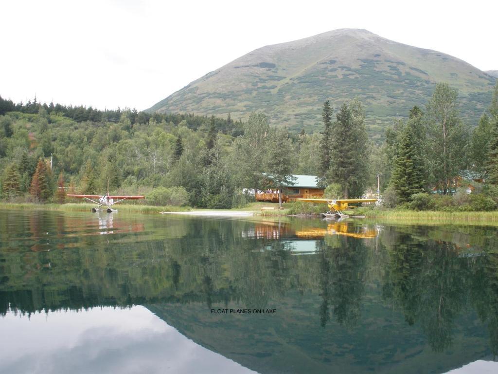 Summit Lake Lodge Kültér fotó