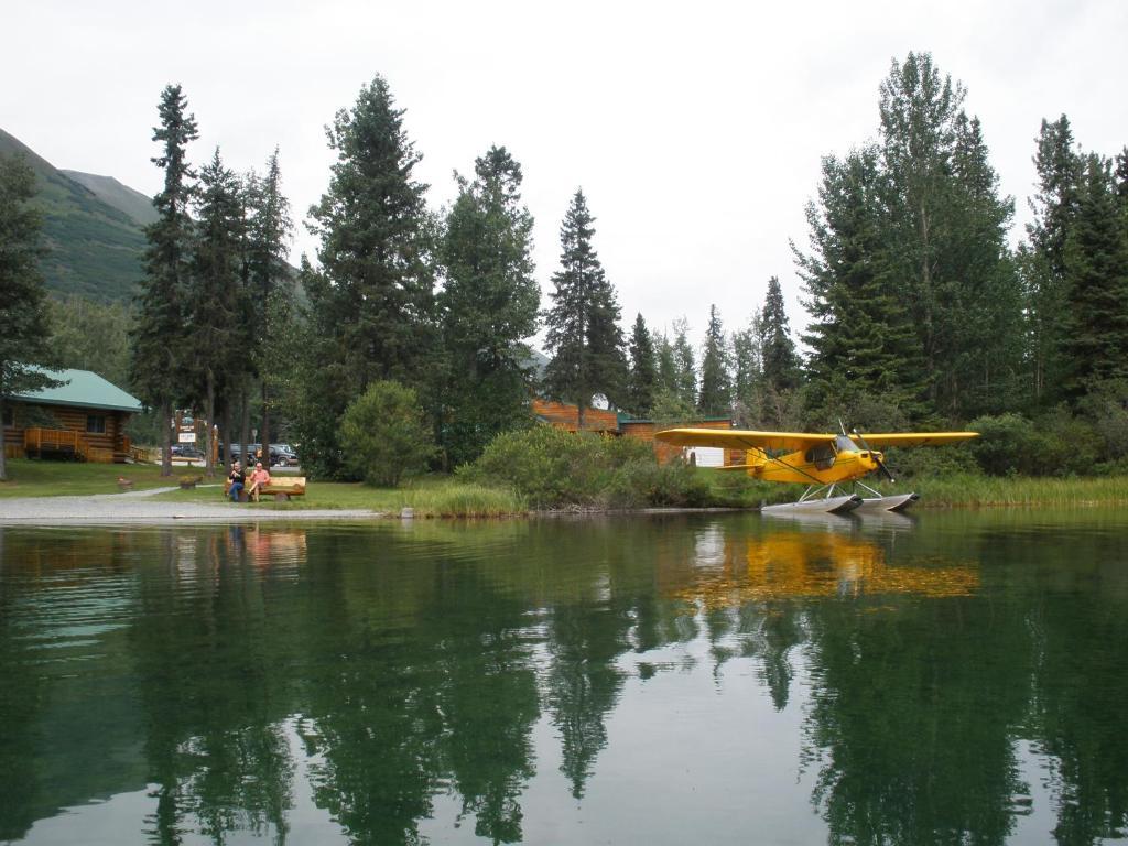 Summit Lake Lodge Kültér fotó